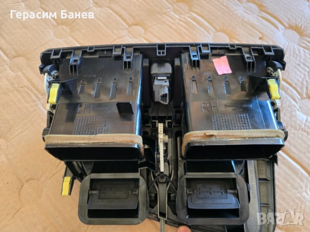 Централна конзола с духалка , копче аварийни светлини OEM TOYOTA AVENSIS T27 2.0 D-4D КОМБИ 2014, снимка 3 - Части - 56112864