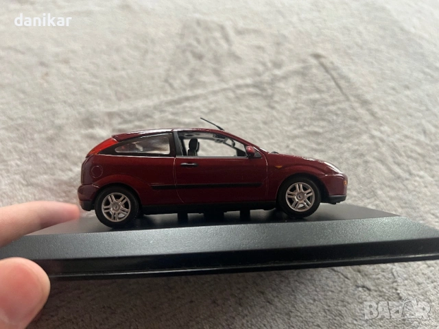Ford Focus метална количка, мащаб 1:43, Minichamps, снимка 4 - Колекции - 54072235