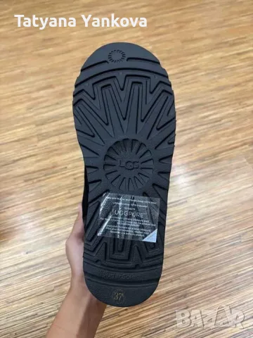 Продавам оригинални UGG Lowmel в черен цвят, снимка 6 - Дамски боти - 56270742