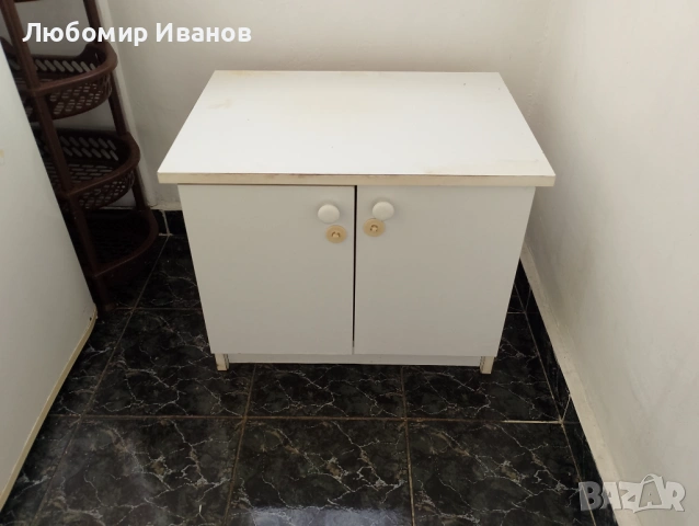 Шкаф за печка 