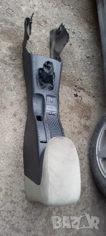 Подлакътник за Nissan Primera III P12 , снимка 3 - Части - 47914764