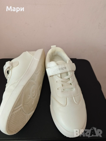 Бели кецове , снимка 2 - Кецове - 52721696