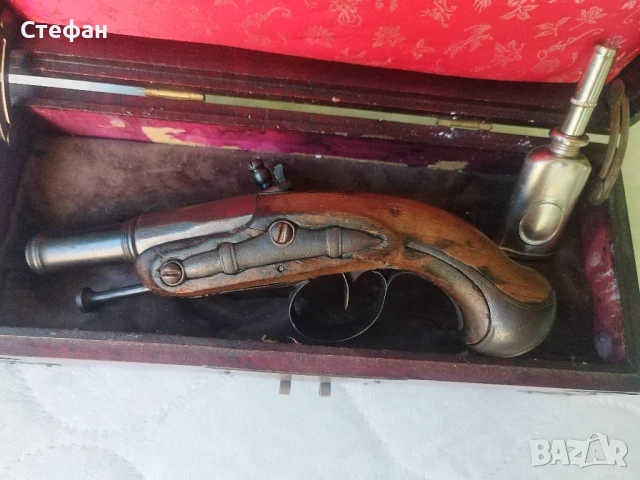 Кремъчен пистолет в куфарче., снимка 3 - Бойно оръжие - 51075802
