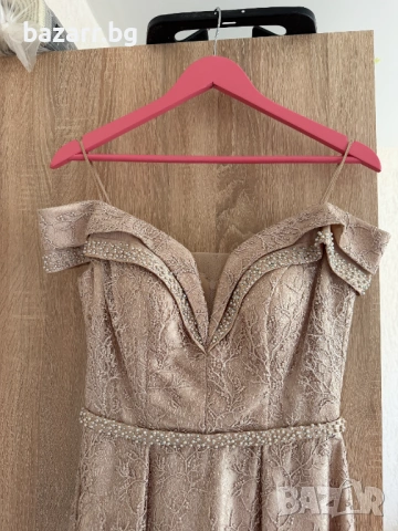 бални рокли