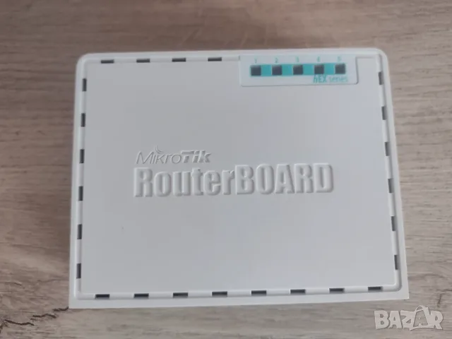 MikroTik hEX RB750Gr3, снимка 2 - Рутери - 56104721