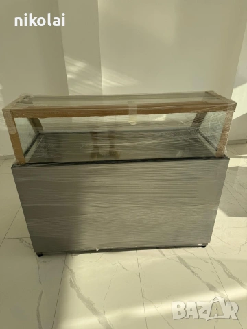 Продавам чисто нова топла ветрина , снимка 2 - Витрини - 54149549