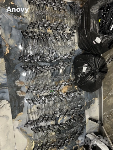 Метални закачалки 690 броя по 0,60 стотинки, снимка 2 - Оборудване за магазин - 52453471