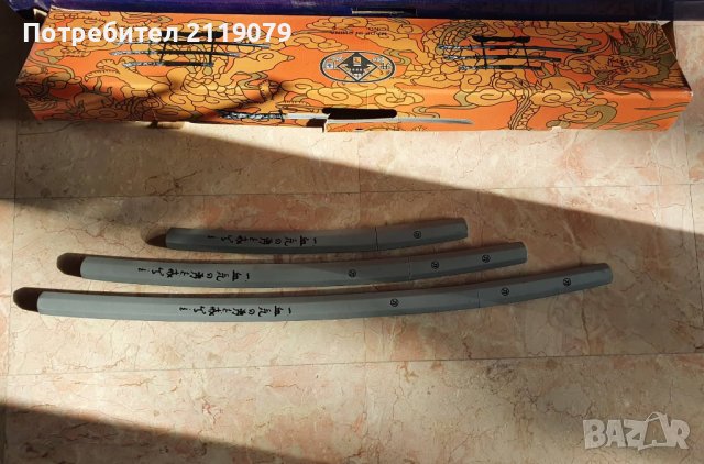 Комплект сувенирни саби със стойка, снимка 2 - Антикварни и старинни предмети - 38433137