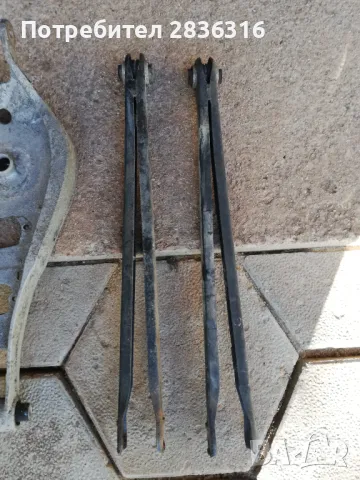 Фиби и задни носачи за пружина BMW E46 , снимка 2 - Части - 50318209