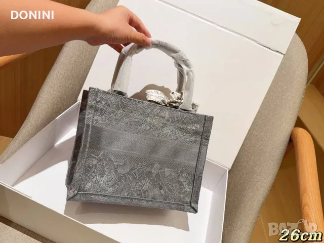 Christian Dior Дамска чанта, кожа, снимка 5 - Чанти - 56551640