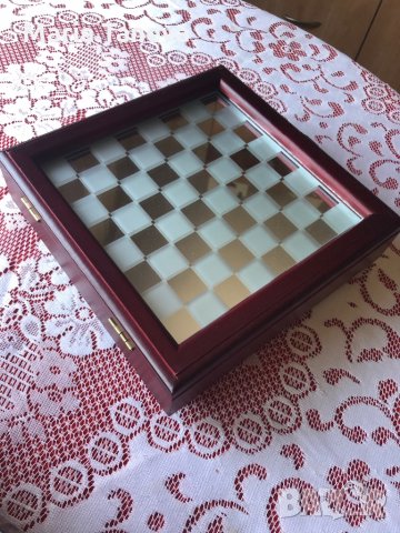 Луксозен шах със стъклени фигури, снимка 4 - Шах и табла - 29645229