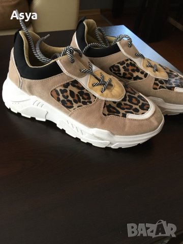 Спортна обувка 