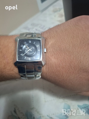 Продавам стилен мъжки часовник, снимка 3 - Мъжки - 52630701