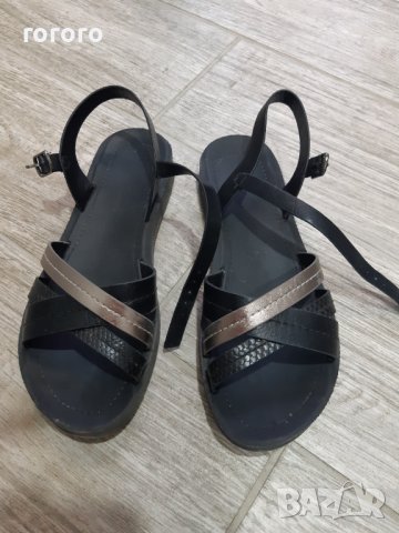 Черни ниски сандали , снимка 4 - Дамски обувки на ток - 37894571