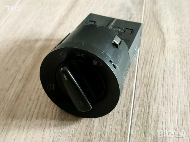 Ключ за превключване на светлини за VW Golf 4 Passat B5.5 Beetle Skoda, снимка 3 - Части - 52942449
