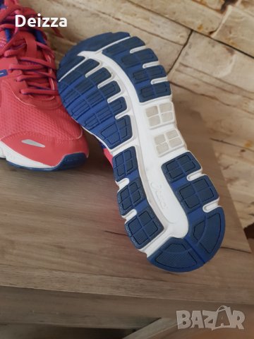 Дамски маратонки на Asics, снимка 2 - Маратонки - 31572343