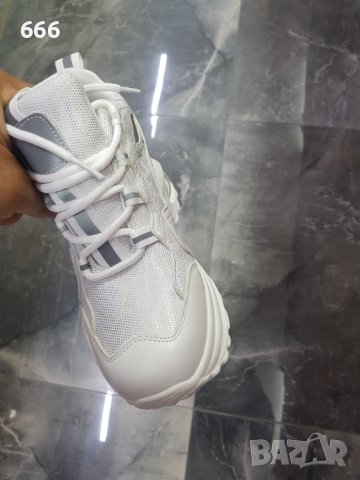 Обувки, снимка 2 - Дамски ежедневни обувки - 42485381