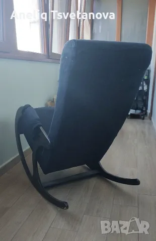 Продавам люлеещ се стол/ кресло, снимка 2 - Дивани и мека мебел - 56119667