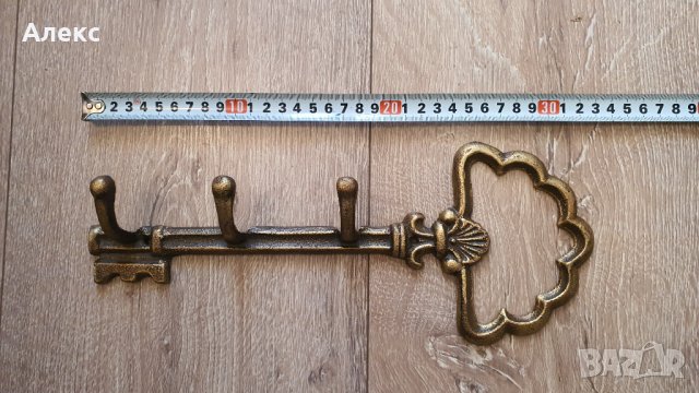 Голям Чугунен ключ, закачалка. 32см, снимка 1 - Закачалки - 36623501