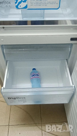 Хладилник с фризер Bosch , снимка 5 - Хладилници - 54195854