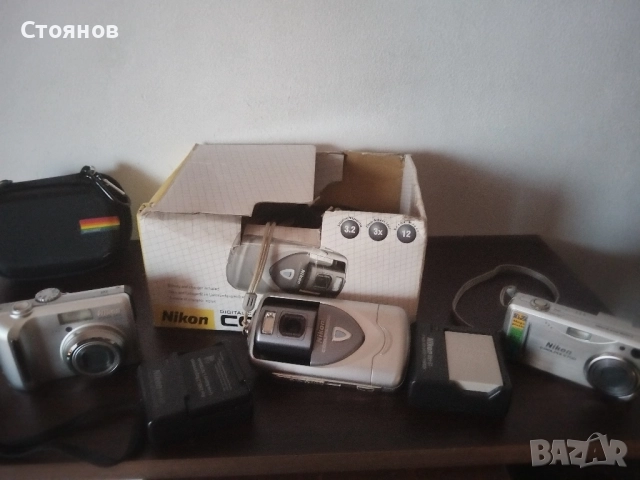Камери Nikon COOLPIX 3500,3700,5600,P2,E-995, снимка 2 - Фотоапарати - 46492329