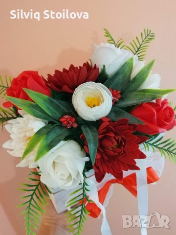 🎀НОВО🎀Бяла чанта със сапунени цветя в бяло и червено за вашите специални поводи🌹🎀🌹, снимка 6 - Подаръци за жени - 42846198