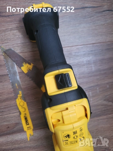 Саблен трион 12V DeWalt DCS310. Само тяло с 2 ножчета, друго няма., снимка 5 - Други инструменти - 53359163