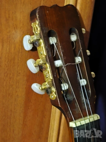 Продавам акустична китара , снимка 2 - Китари - 53879589