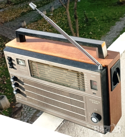 55📻✨ Върни си спомените с реставрираното SELENA B216 – 90 лв.