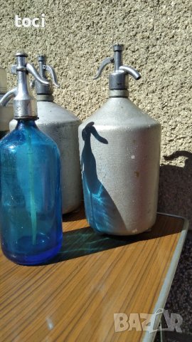 Стари сифони от соца за газиране на вода със патрони с СО²