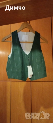 Дамска връхна къса жилетка, снимка 2 - Жилетки - 54041594