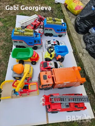 Голям лот с детски коли,пожарна,камиони, снимка 3 - Коли, камиони, мотори, писти - 49471895