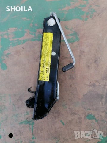 Оригинален крик VW, снимка 2 - Аксесоари и консумативи - 53060970