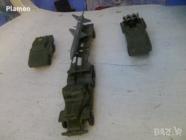 Три умалени метални копия на съветски бойни машини, снимка 2 - Колекции - 42921591