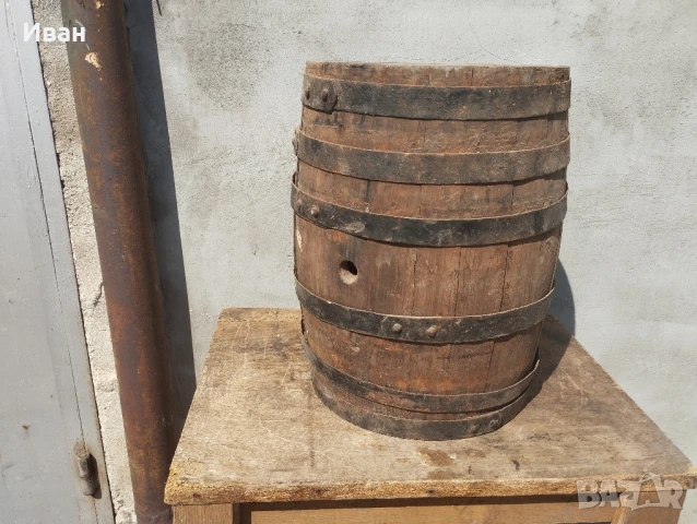 малко дървено буре 