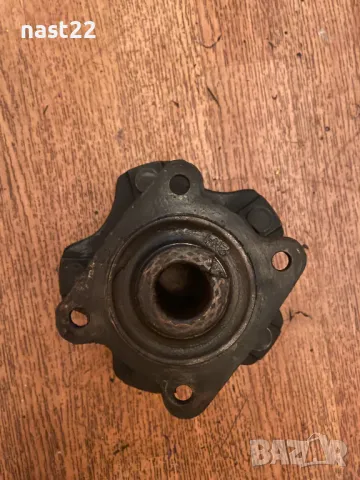 Главина с лагери за Сузуки Самурай, снимка 3 - Части - 49624555