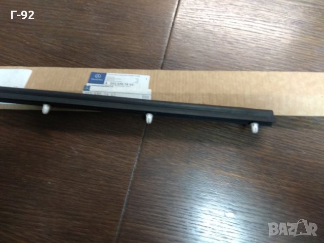 A2026907462**NEU**Mercedes-Benz Оригинално уплатнение на  дясната врата долно C-CLASS W202