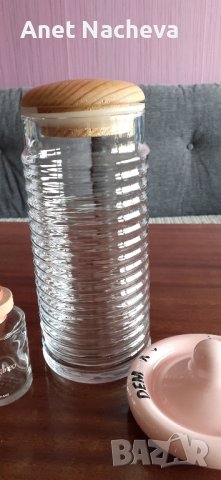 Стъклен релефен буркан с дървена капачка; керамичен капак; шише за наливен парфюм , снимка 2 - Буркани, бутилки и капачки - 42048099