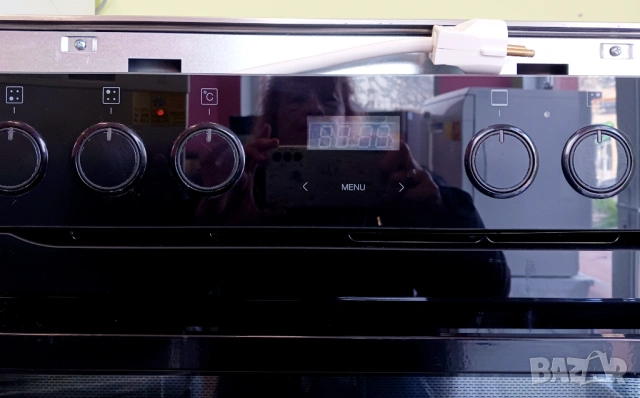 Печка за вграждане с керамичен плот Amica, снимка 3 - Печки, фурни - 54005072