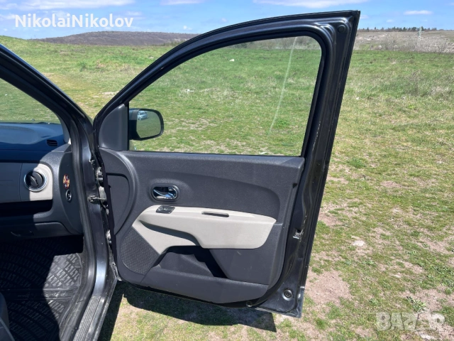 Dacia Lodgy 1.5 DCI, снимка 12 - Автомобили и джипове - 54123689