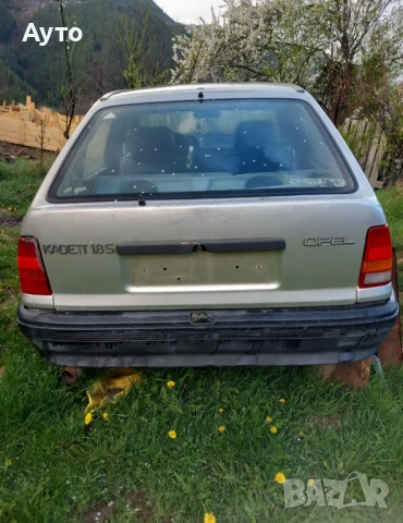 Опел Кадет 1.8, снимка 3 - Части - 50715381