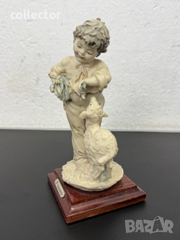 Порцеланова фигура  Capodimonte. №8033, снимка 5 - Антикварни и старинни предмети - 54012465
