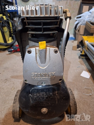 Компресор "Stanley 24l", снимка 2 - Компресори - 52617765