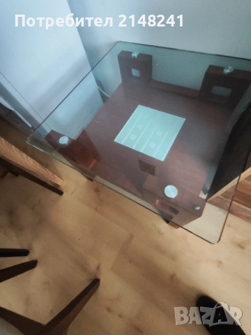 Подарявам  скрин  за хол и холна масичка  със закалено стъкло, снимка 2 - Скринове - 53175624