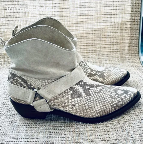 Кожени  боти змийски принт TRAFALUC Испания, снимка 4 - Дамски боти - 49276746