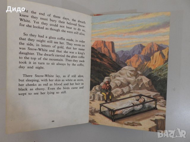 Snow White and the Seven Dwarfs - Снежанка и седемте джуджета , снимка 8 - Детски книжки - 31256193