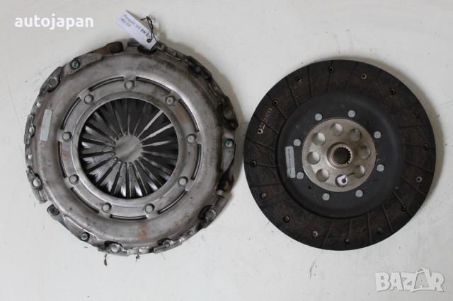 Притискателен и феродов диск Пежо 307 св 2.0хди 03г Peugeot 307 sw 2.0hdi 2003, снимка 2 - Части - 44637539