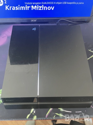 продавам PlayStation4