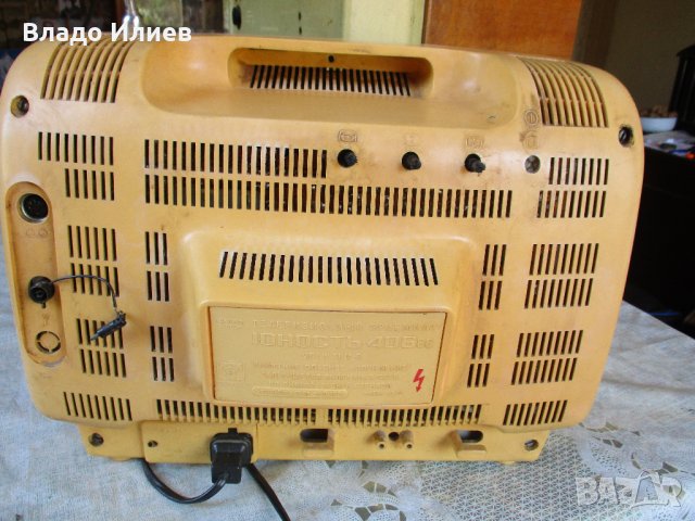 Телевизор Юность работещ с нов кинескоп и аксесоари -микрофон ,слушалки,лампа неупотребявани, снимка 2 - Телевизори - 30020871