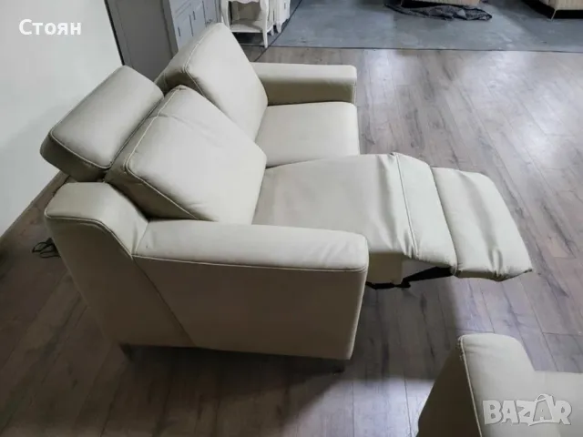 Кремав кожен комплект дивани две двойки HUKLA KS473120, снимка 3 - Дивани и мека мебел - 48306754